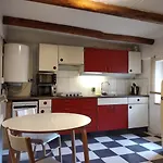 Poustevnik بيت للعطل
